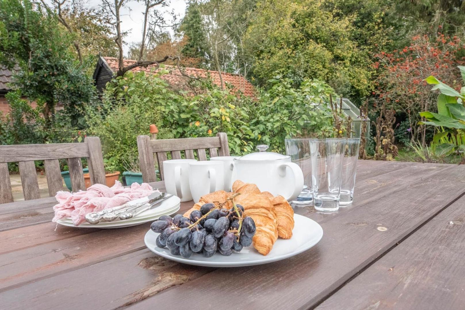 The Whins, A Light And Airy Bungalow In Aldringham Villa Luaran gambar